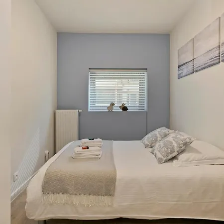 Casa de Férias Modern Town House With Great Terrace At 100 Meters From Beach Ostend